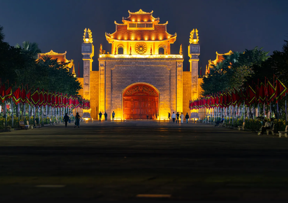The Impression of the Hung Kings Temple Night Tour