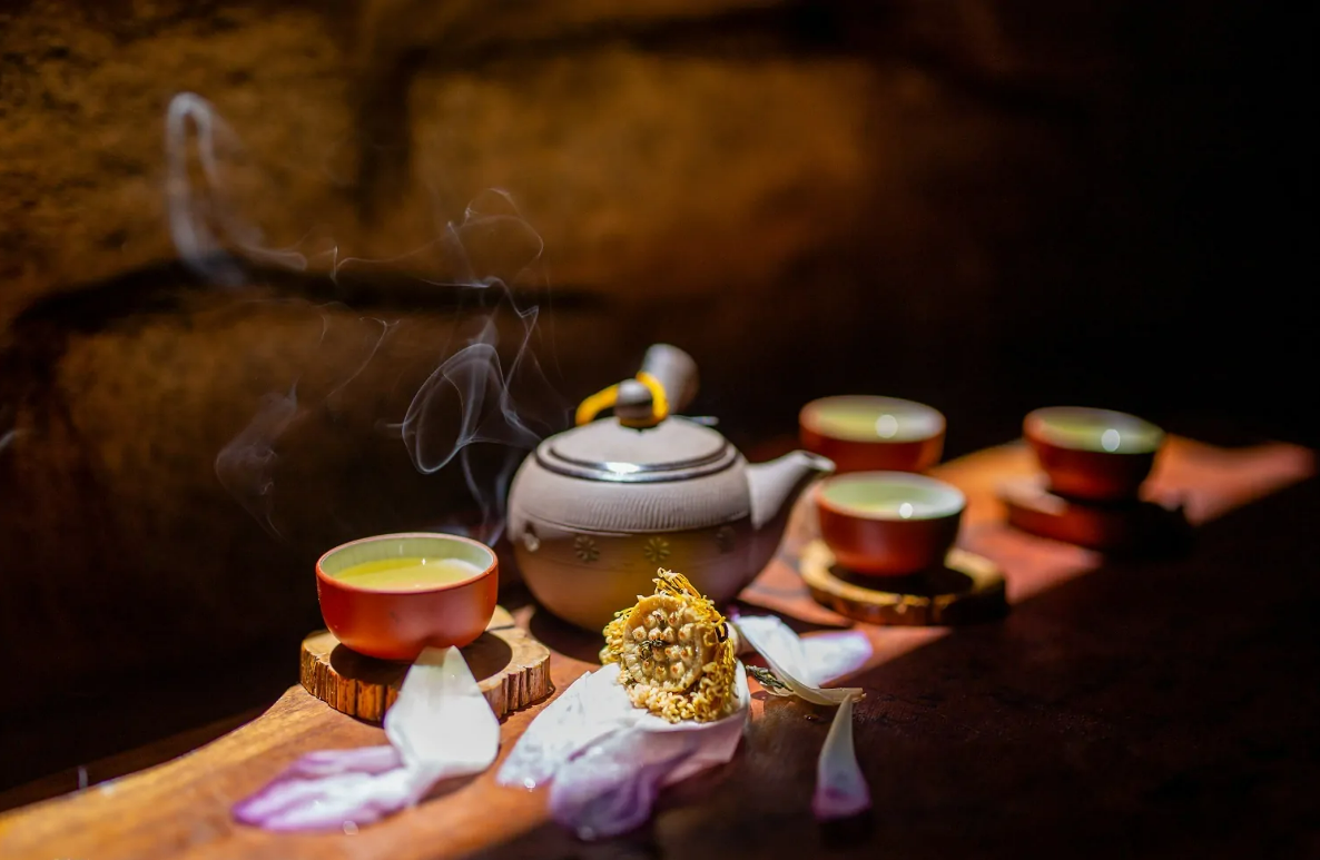 The Timeless Fragrance of Hanoi Lotus Tea